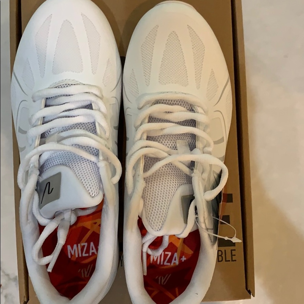 Varsity Miza+ white 6.5 cheer shoes